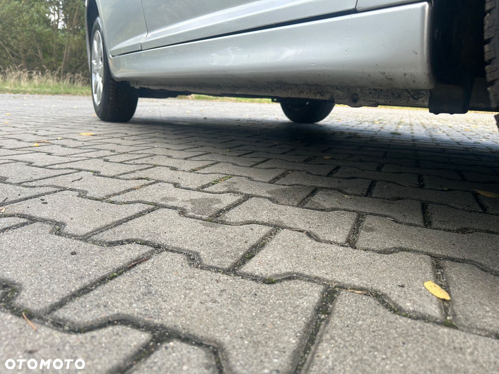 Peugeot 207 75 Millesim 200 - 34