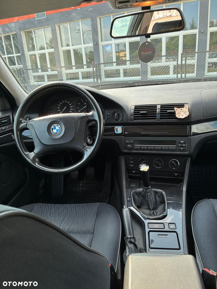 BMW Seria 5 525i - 12