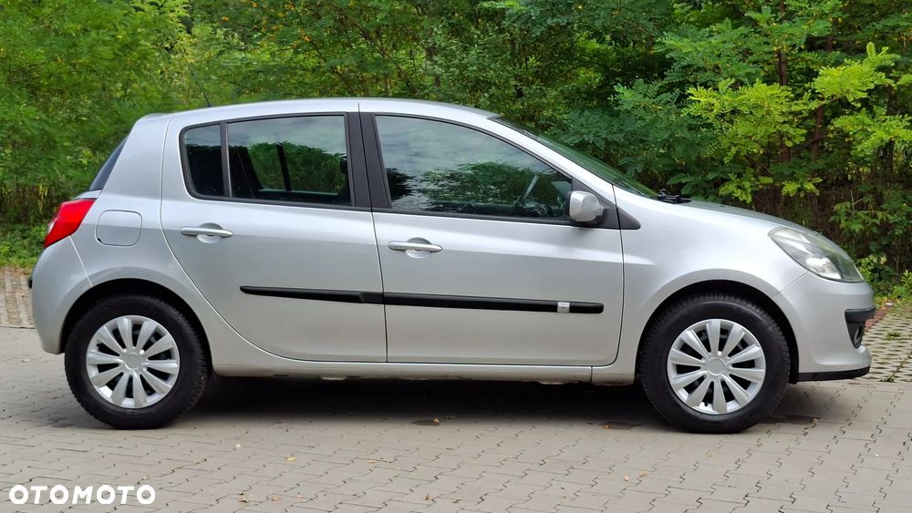 Renault Clio 1.2 16V Dynamique - 8