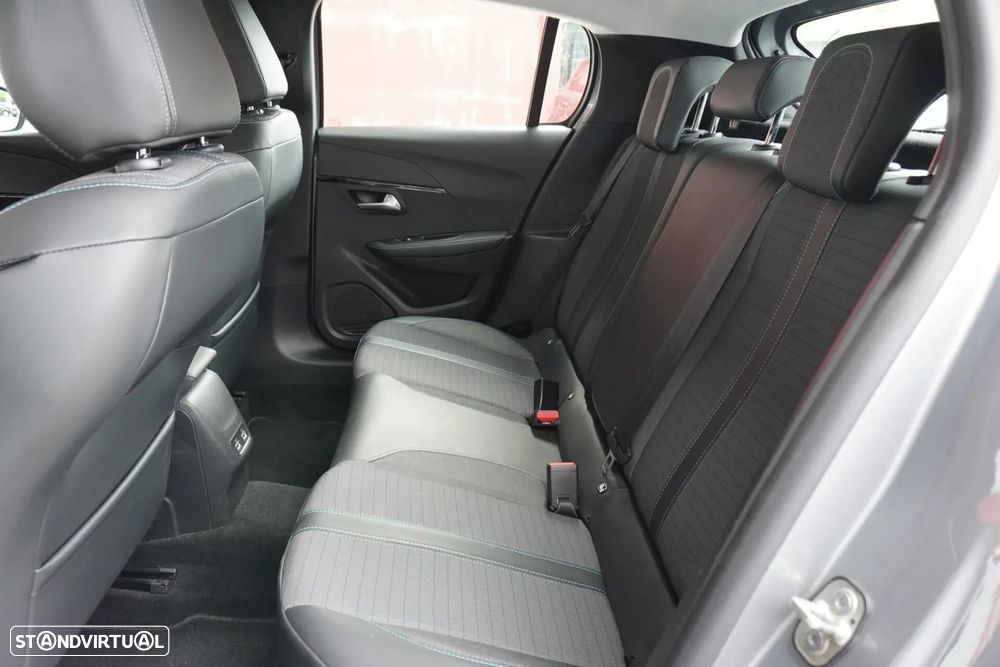 Peugeot 208 1.2 PureTech Allure — fotografia 8