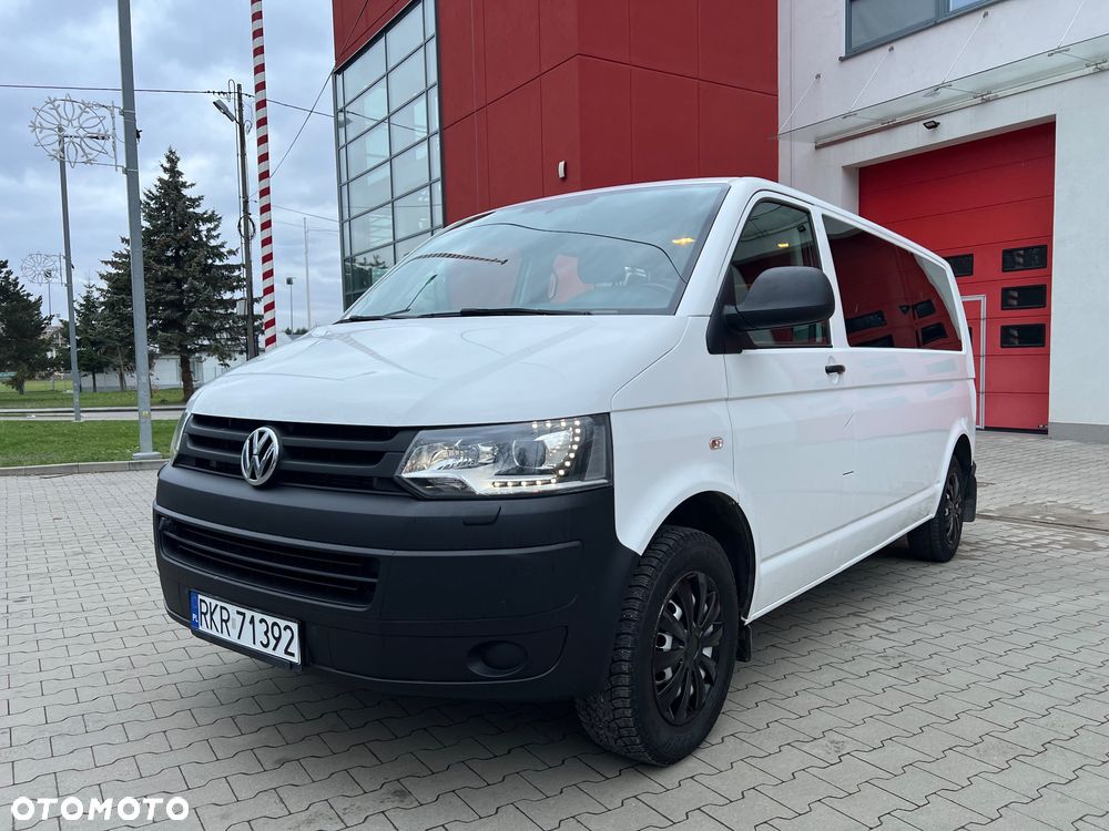 Volkswagen Caravelle - 11