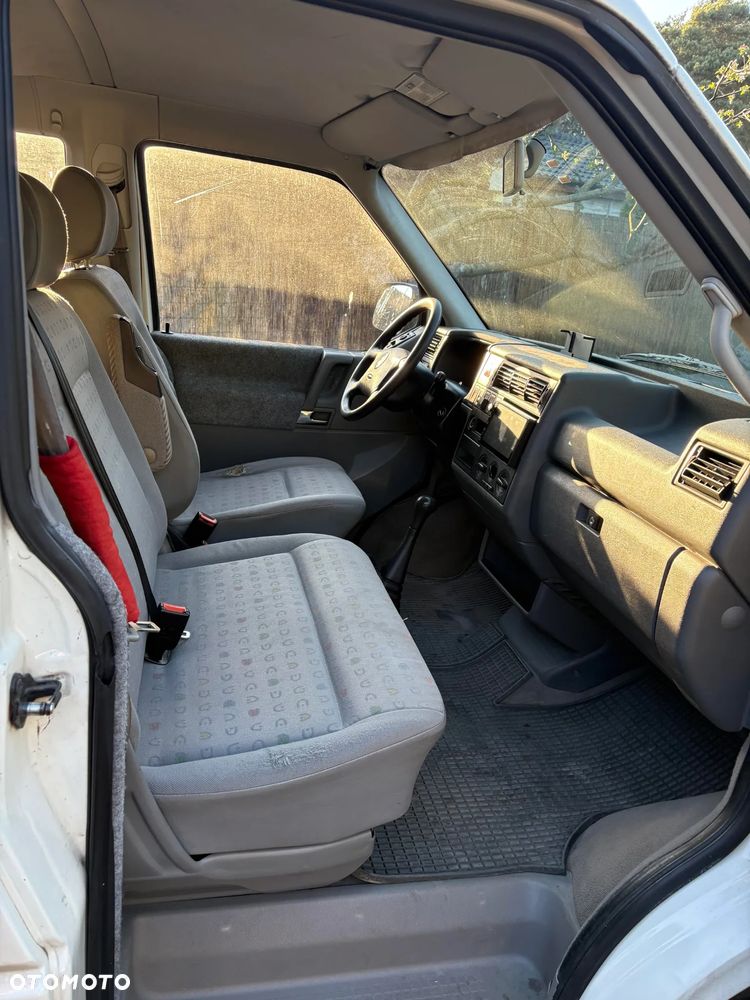 Volkswagen Caravelle Basis / CL - 5