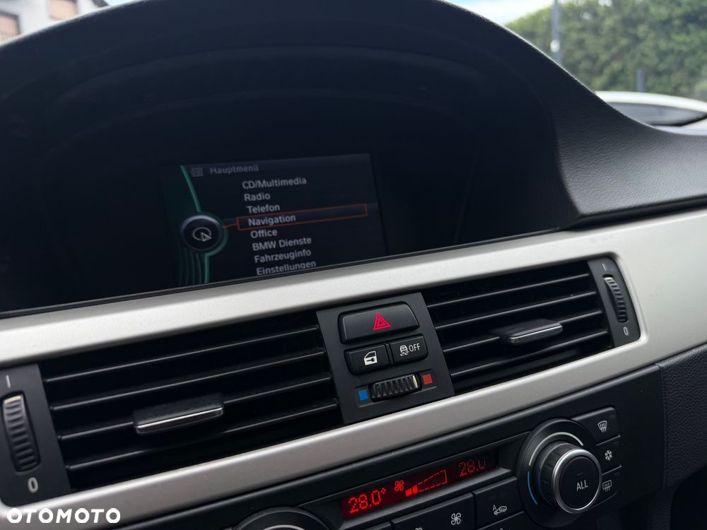 BMW Seria 3 318d DPF Edition Lifestyle - 23