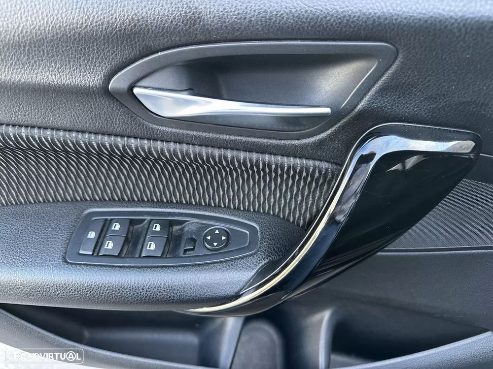 BMW 116 d Sport Line - 24