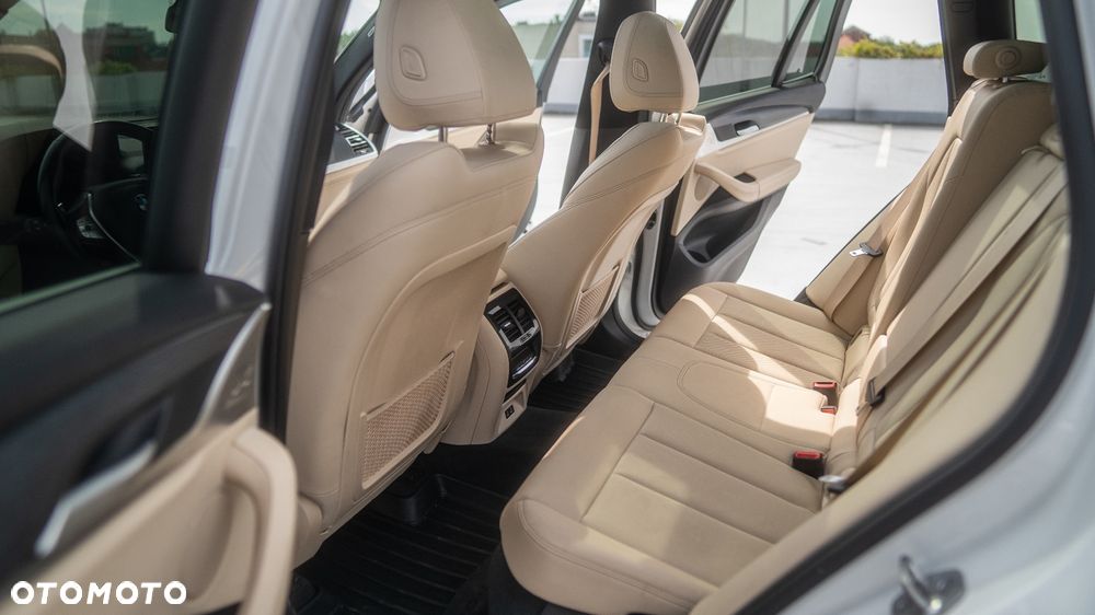 BMW X3 xDrive30i Luxury Line - 21