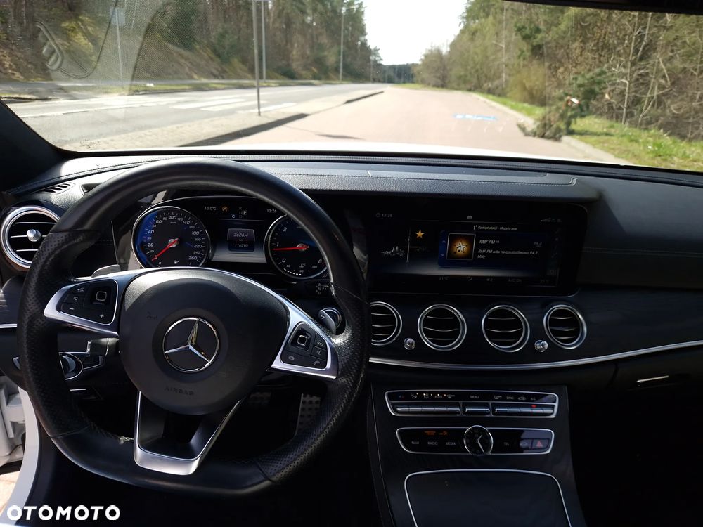 Mercedes-Benz Klasa E 220 d 4-Matic 9G-TRONIC - 11