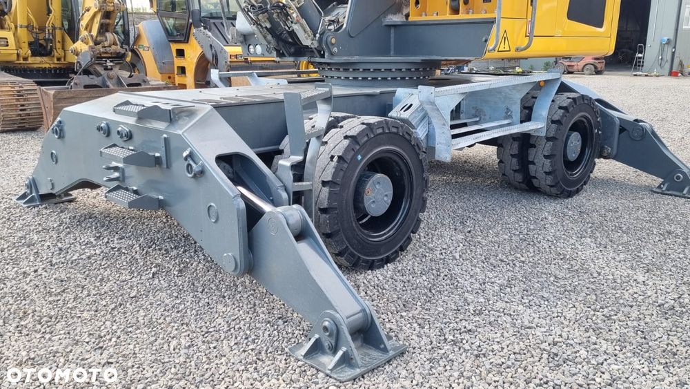 Liebherr LH 26M Litronic/ Maszyna sprowadzona - 9