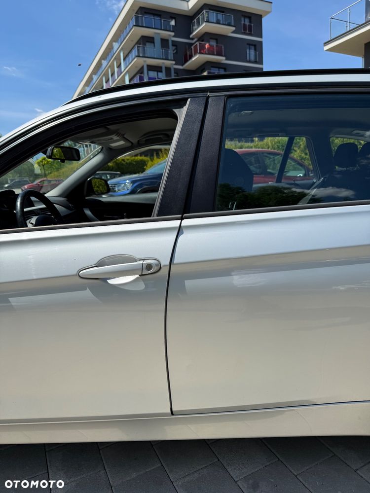BMW Seria 3 318d Sport Line - 16