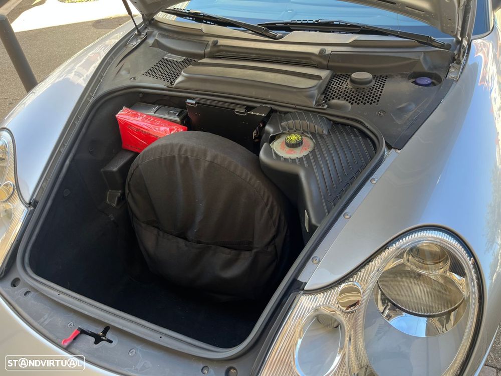 Porsche 911 (996) Carrera - 17