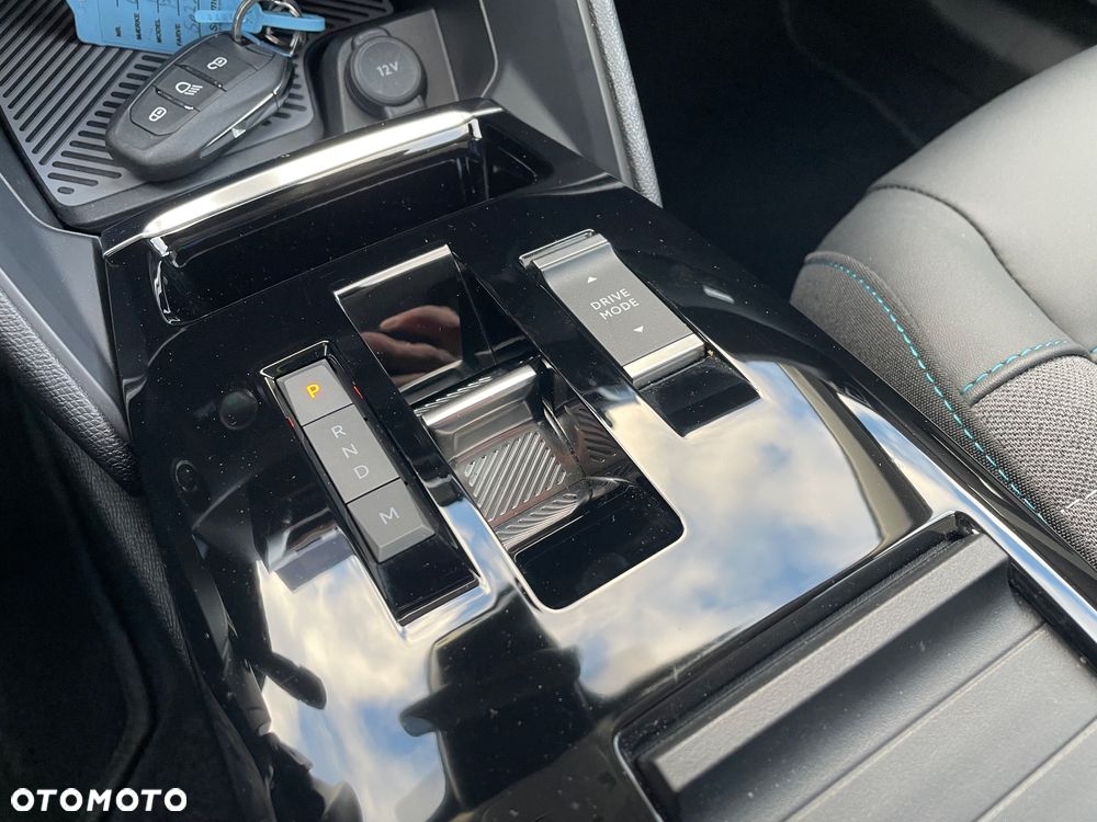 Citroën C4 PureTech 130 Stop&Start EAT8 SHINE - 13