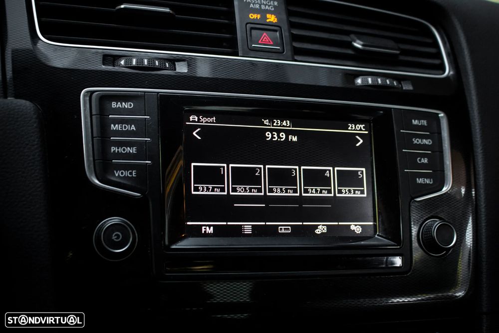 VW Golf 2.0 TSi GTi DSG - 40