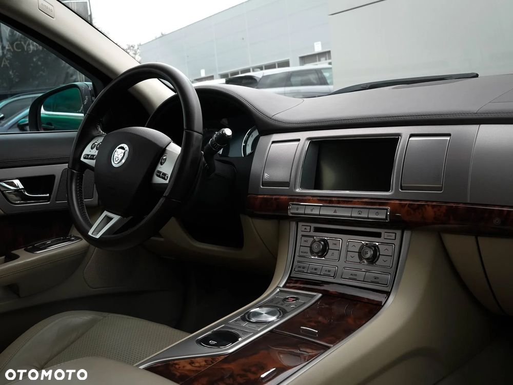 Jaguar XF - 29