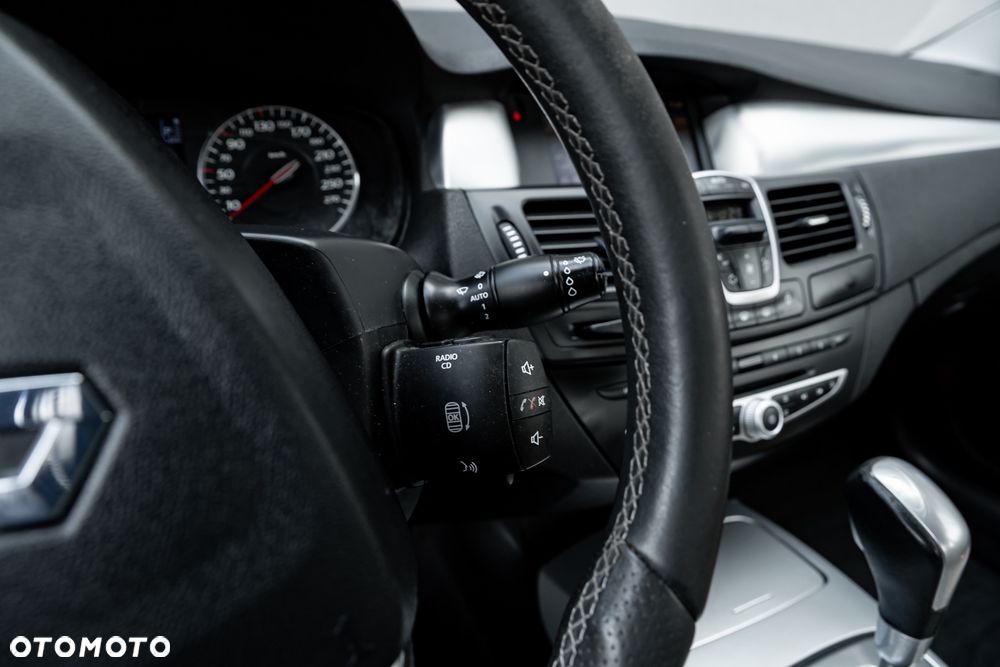 Renault Laguna V6 dCi 235 FAP GT - 27