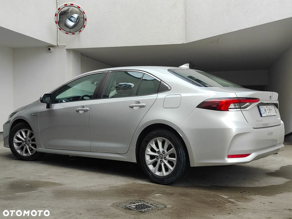 Toyota Corolla - 4
