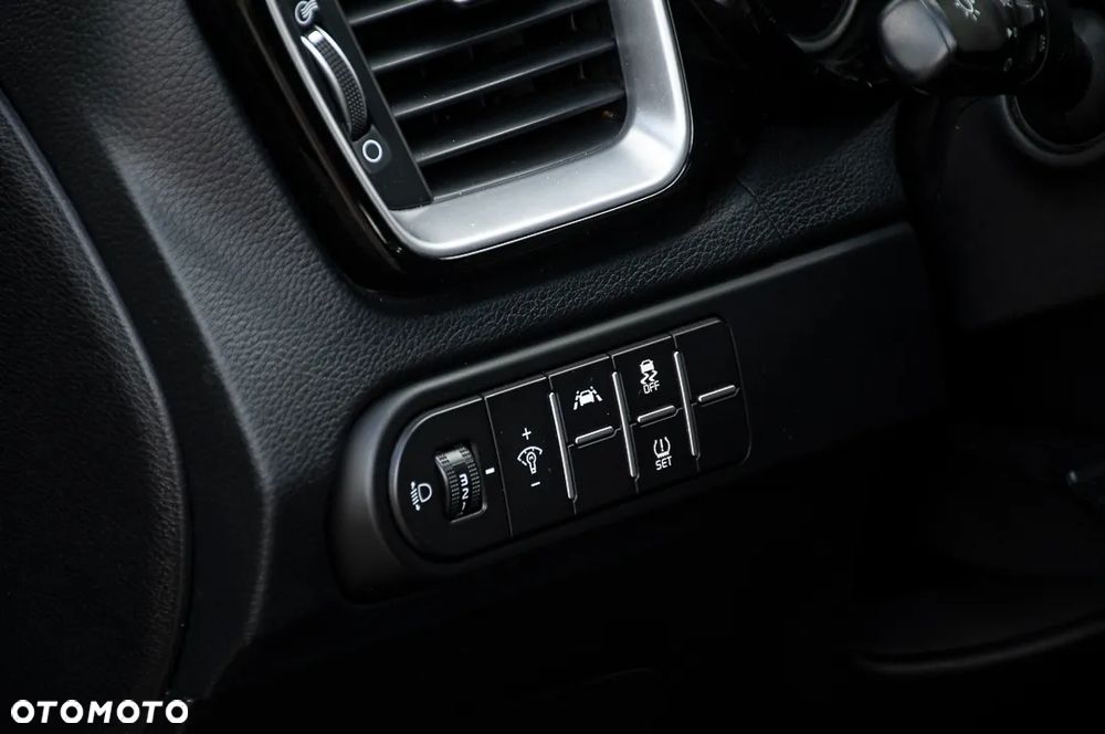 Kia Ceed 1.6 CRDi Eco-Dynamics+(48V Mild-Hybr.) DCT7 Spirit - 23