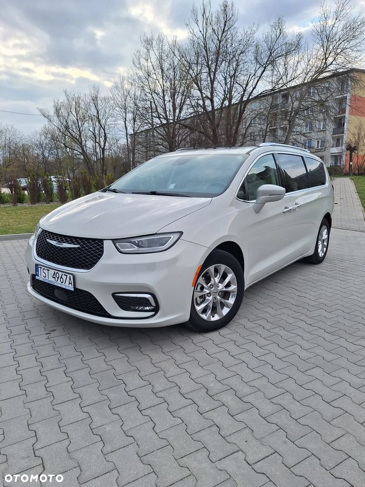 Chrysler Pacifica - 16