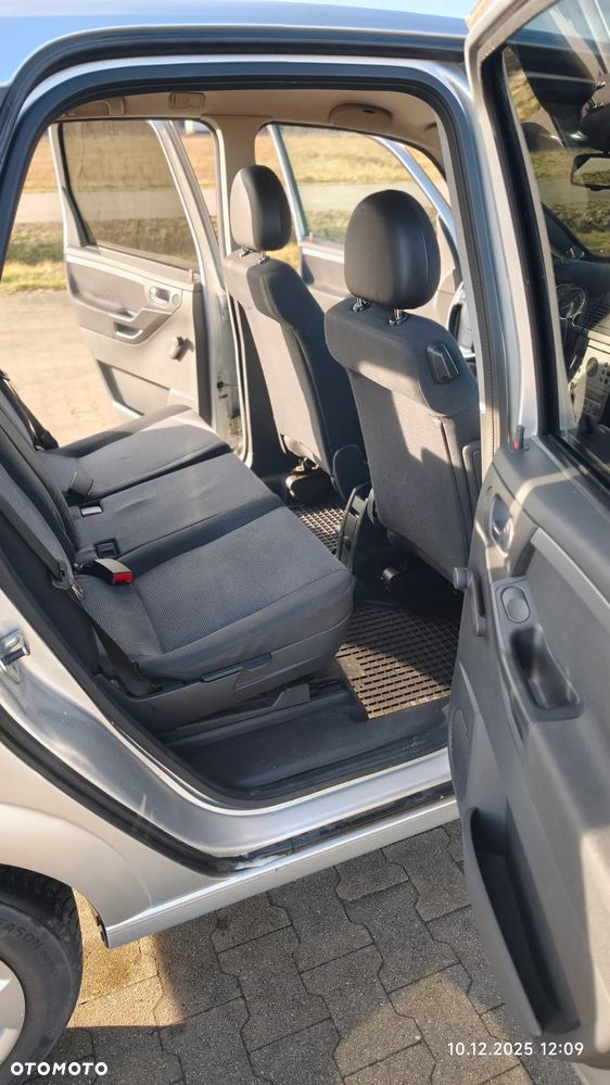 Opel Meriva 1.6 16V (Essentia) - 19