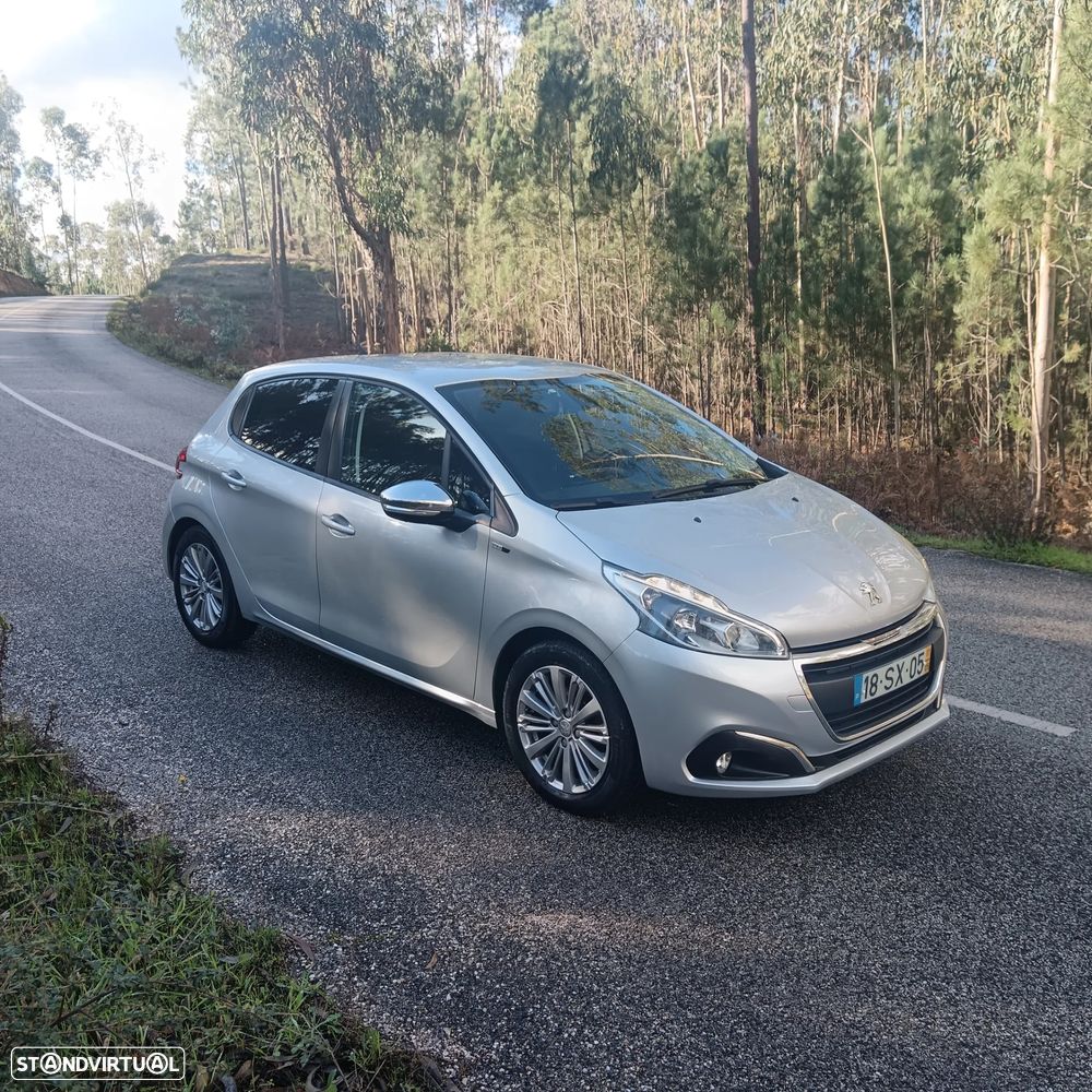Peugeot 208 1.2 PureTech Style - 1