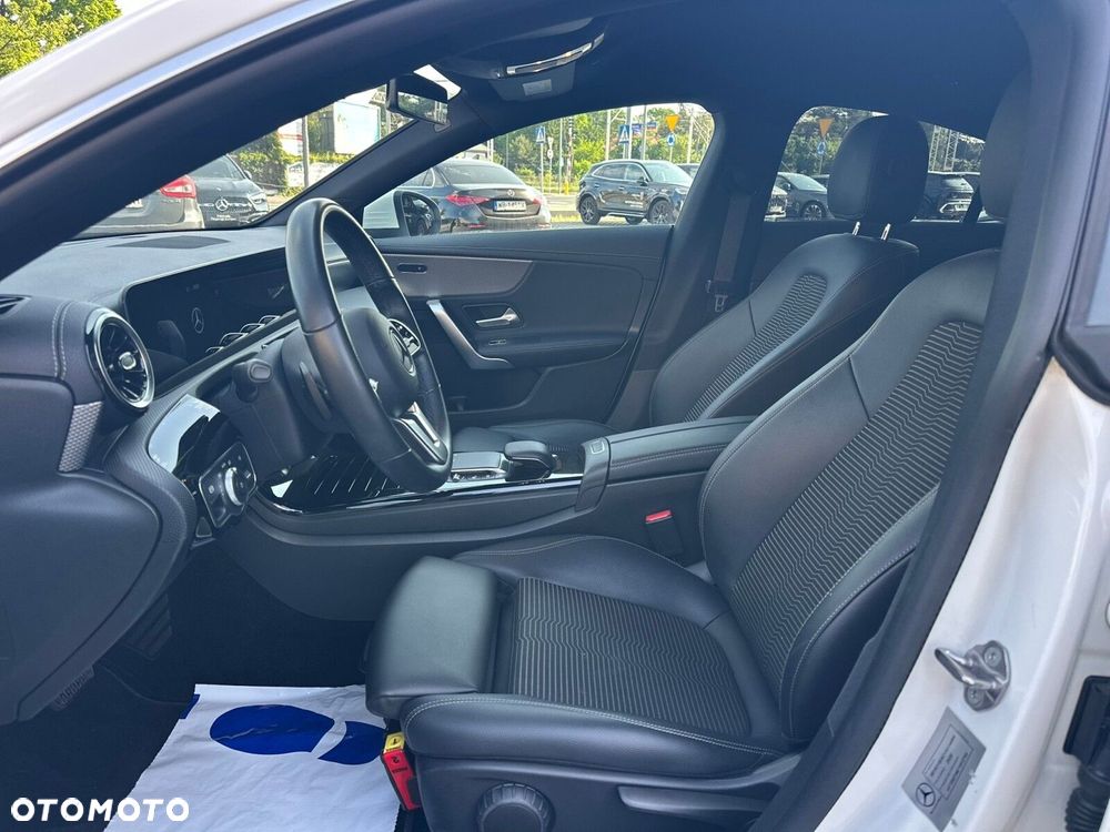 Mercedes-Benz CLA 200 Progressive 7G-DCT - 11