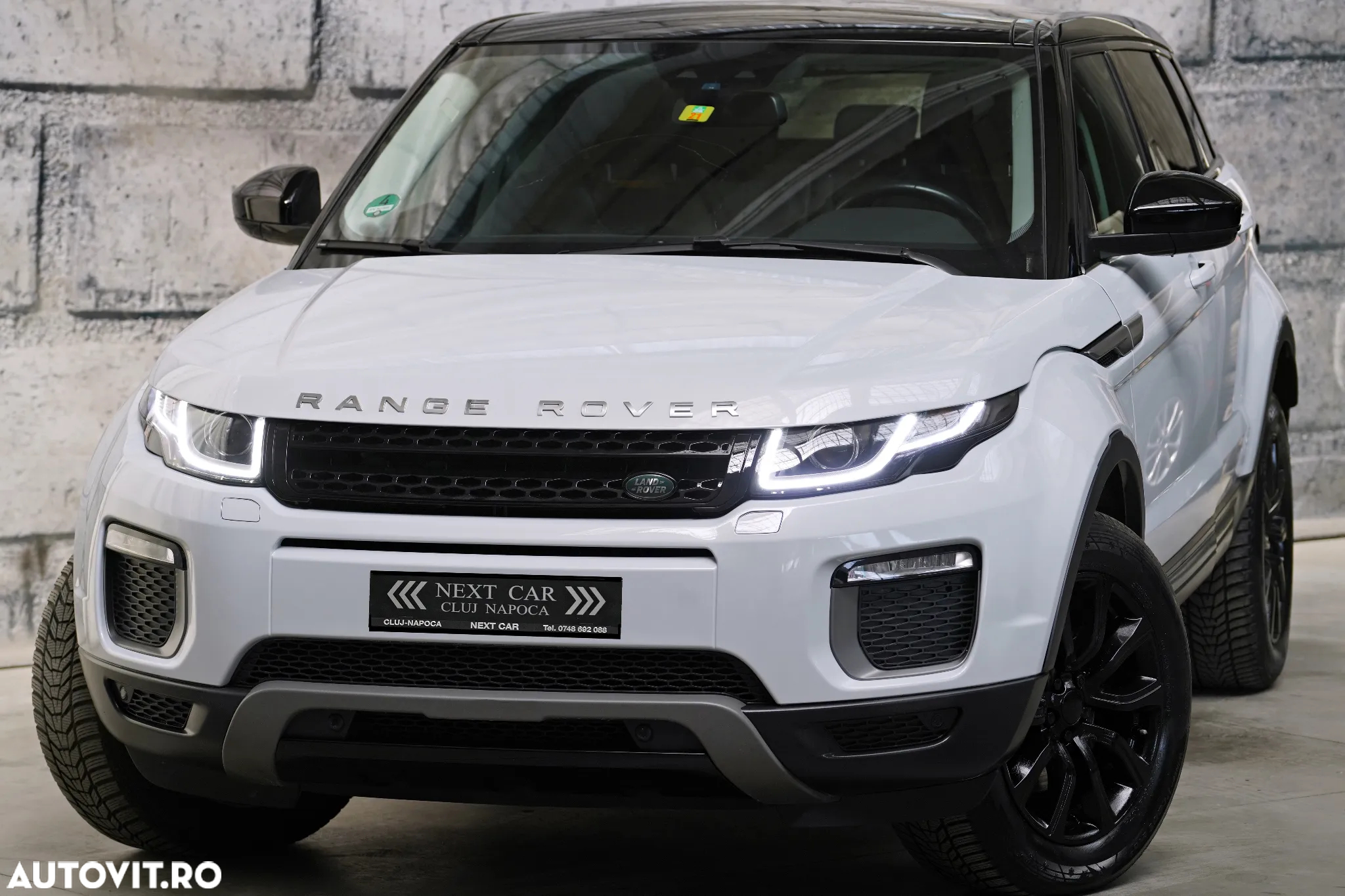 Land Rover Range Rover Evoque 2.0 D180 R-Dynamic - 2
