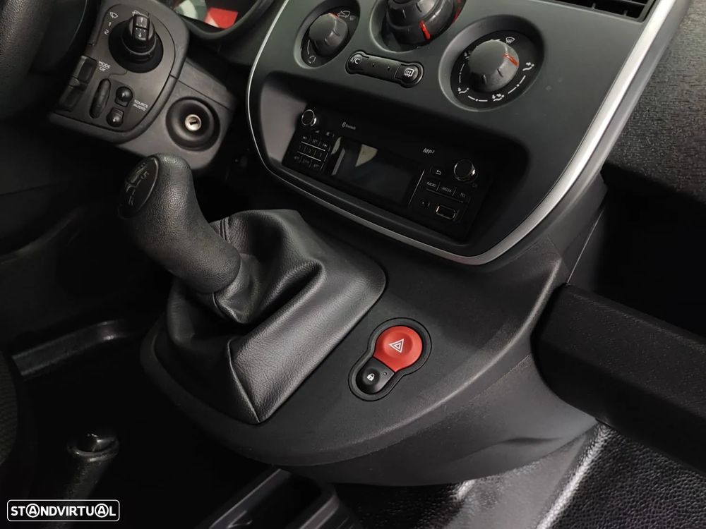 Renault KANGOO DCI EXPRESS 3LUG - 25