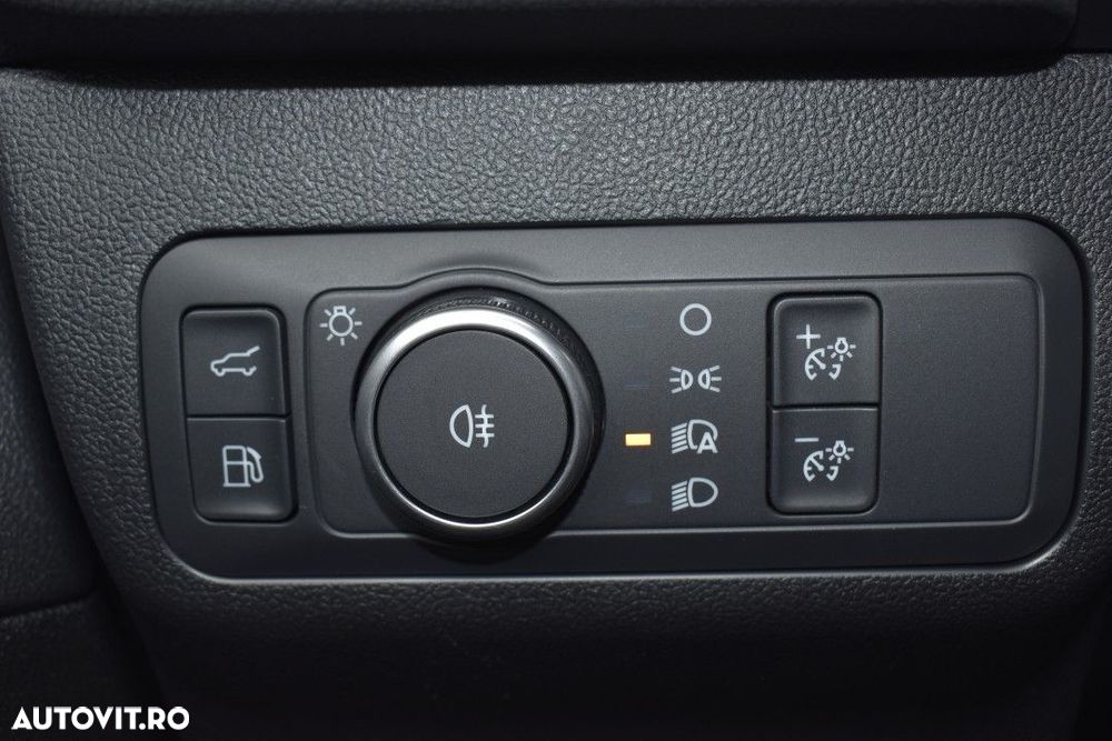 Ford Kuga - 36