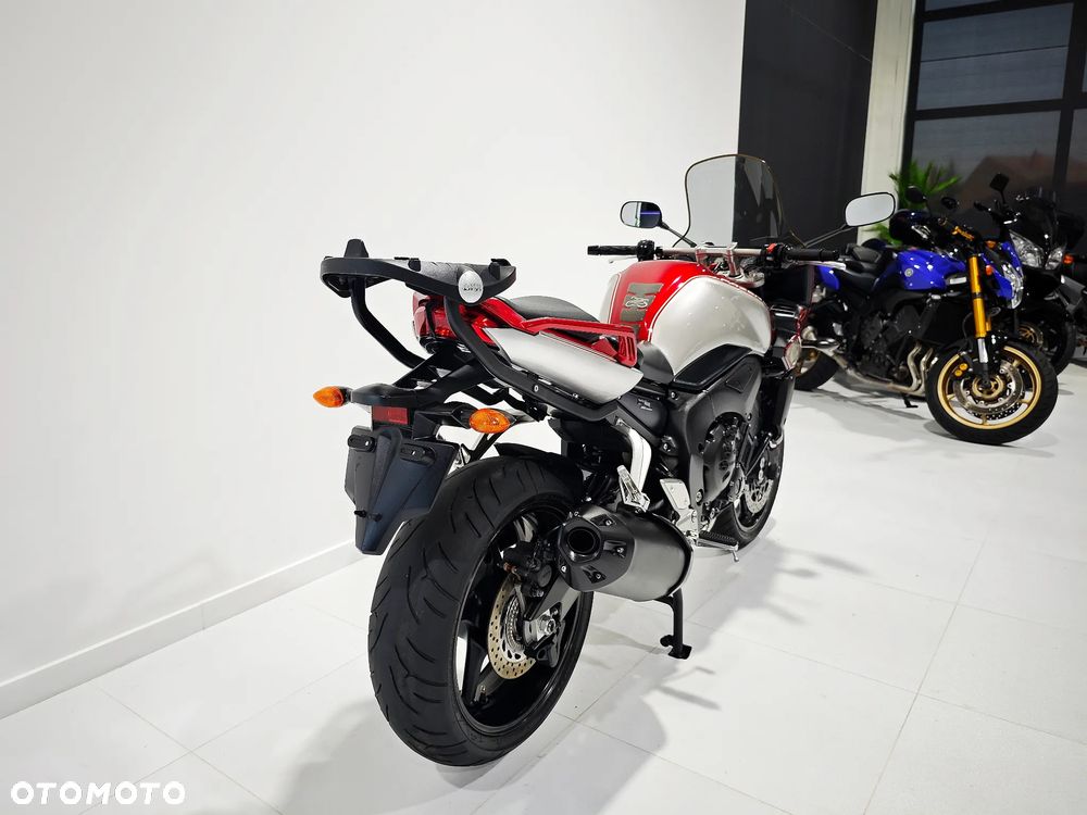 Yamaha FZ - 11