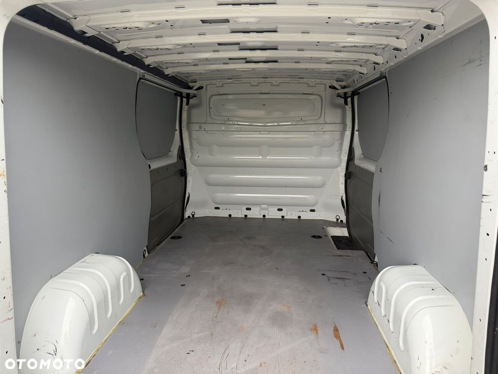 Renault Trafic - 25