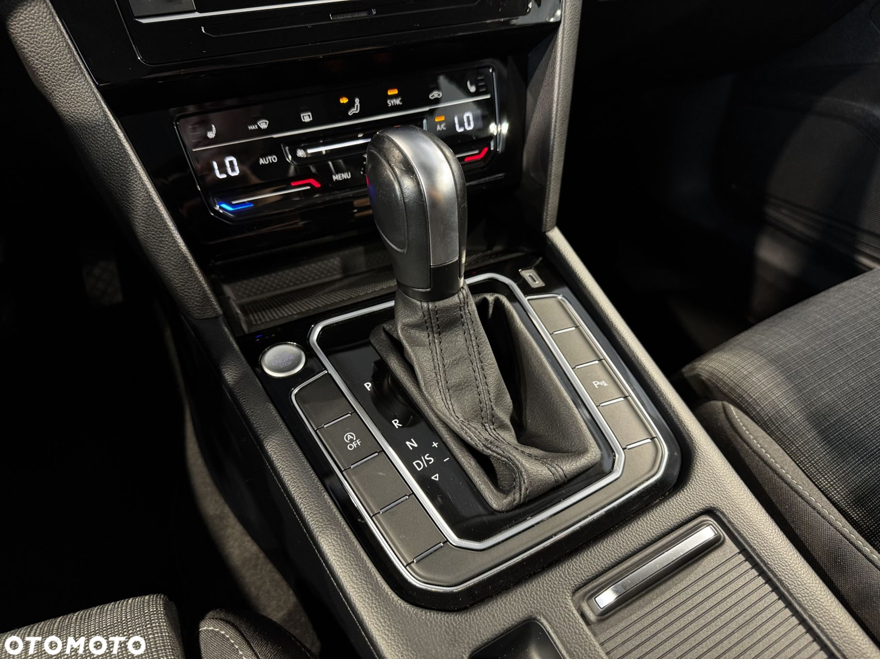 Volkswagen Passat - 25
