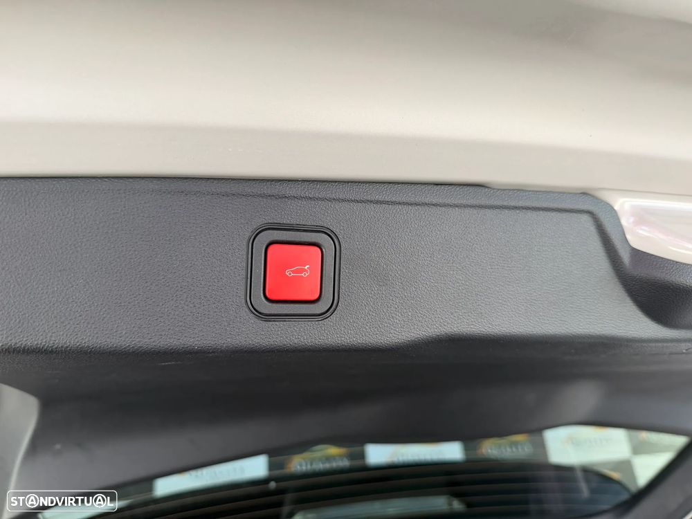 Jeep Avenger 1.2 T3 48V e-Hybrid Auto Summit - 23