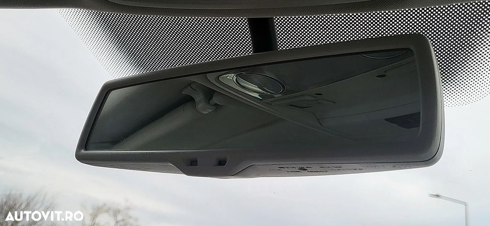 Volkswagen Passat Variant 2.0 TDI BlueMotion Technology DSG Comfortline - 29