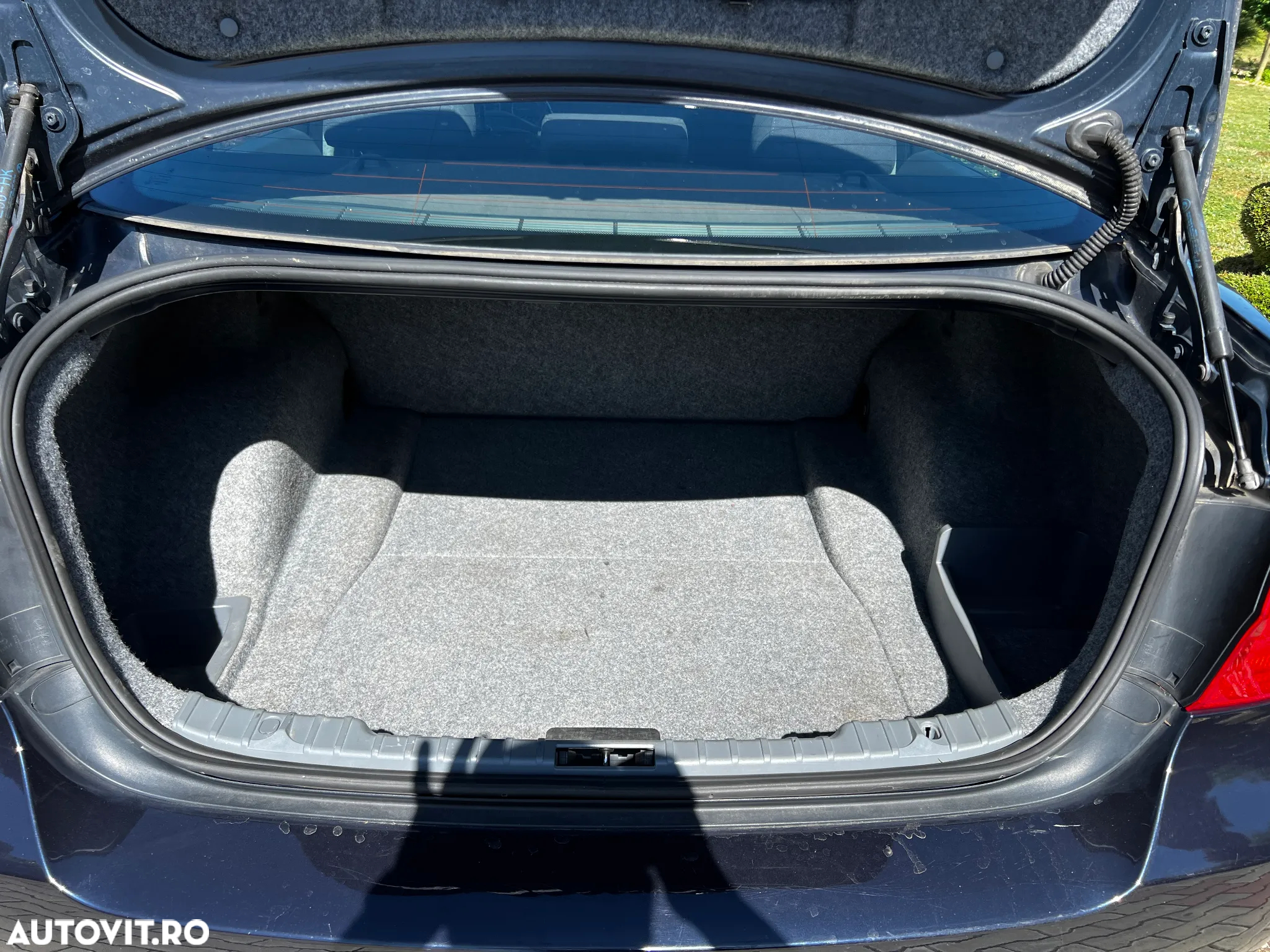 BMW Seria 3 318d - 26