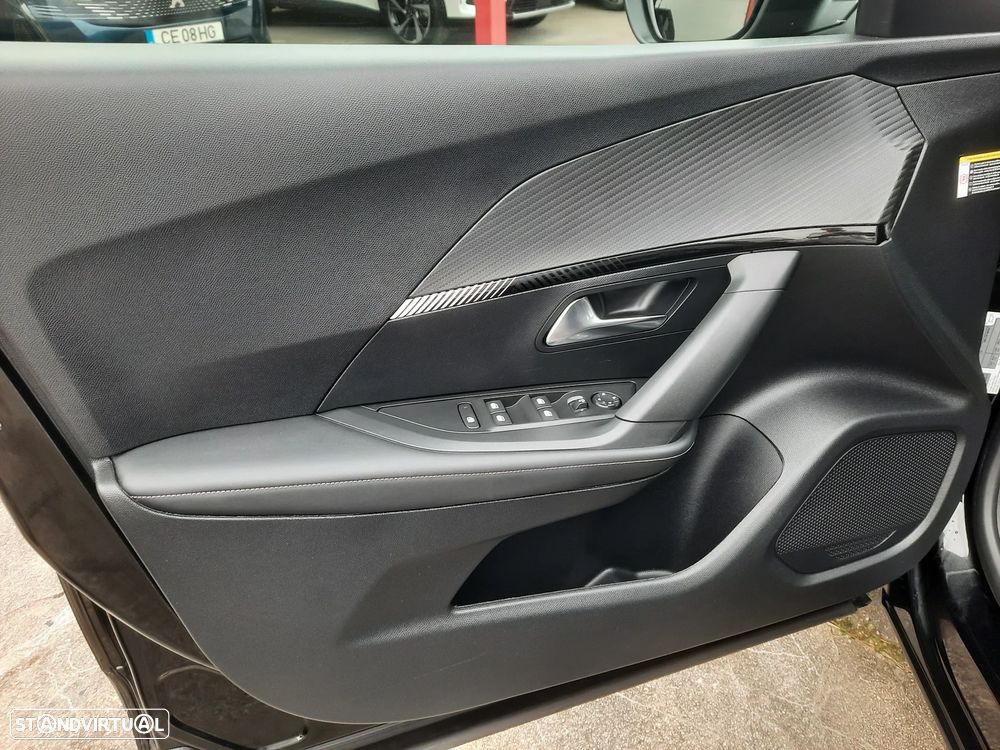 Peugeot 2008 1.2 PureTech Allure Pack - 19