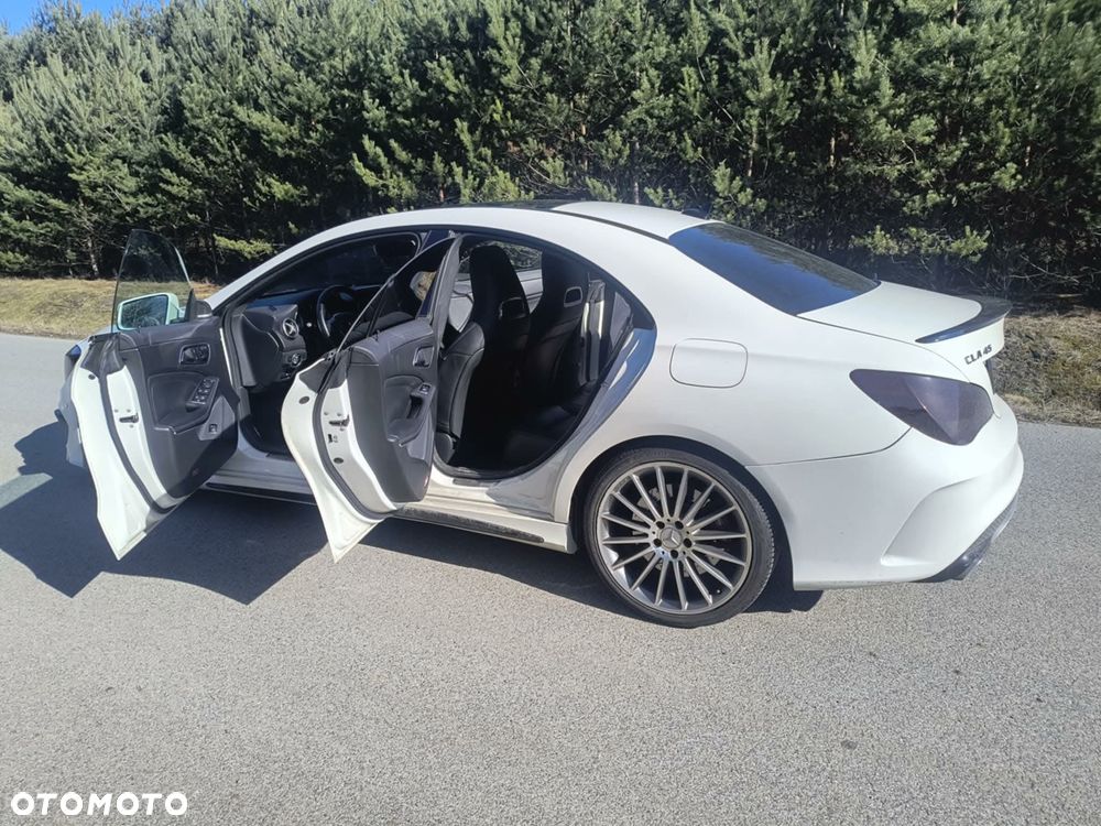 Mercedes-Benz CLA 45 AMG 4Matic 7G-DCT - 3