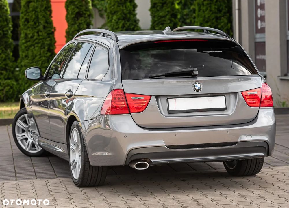 BMW Seria 3 320d xDrive DPF Touring - 8