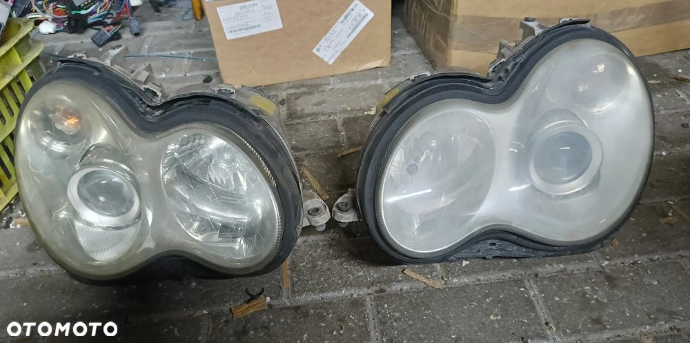 Mercedes C-Klasa W203 Xenon Lampa Prawa lewa Przód - 5