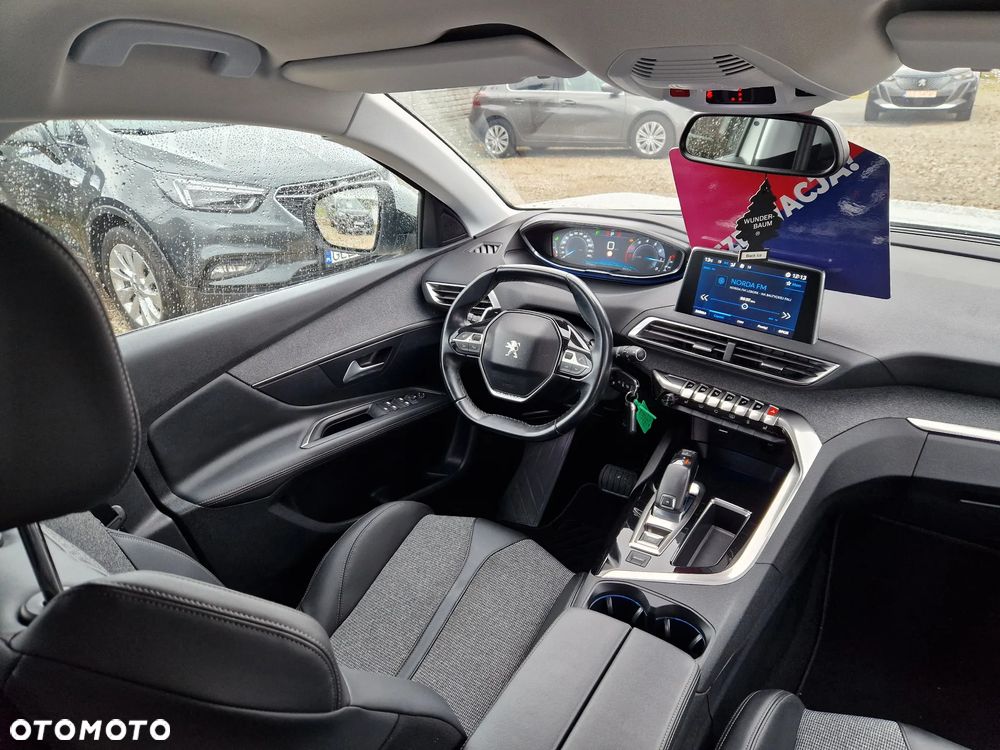 Peugeot 3008 1.2 PureTech GPF Allure S&S EAT8 - 17