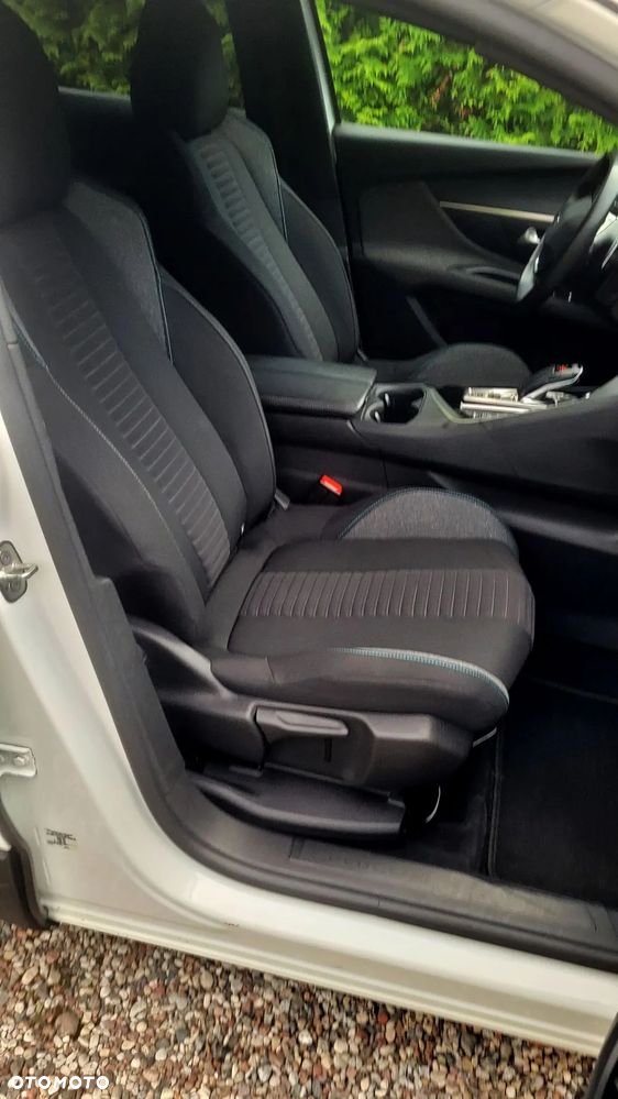 Peugeot 3008 BlueHDi 130 Stop & Start EAT8 Active Business-Paket - 22