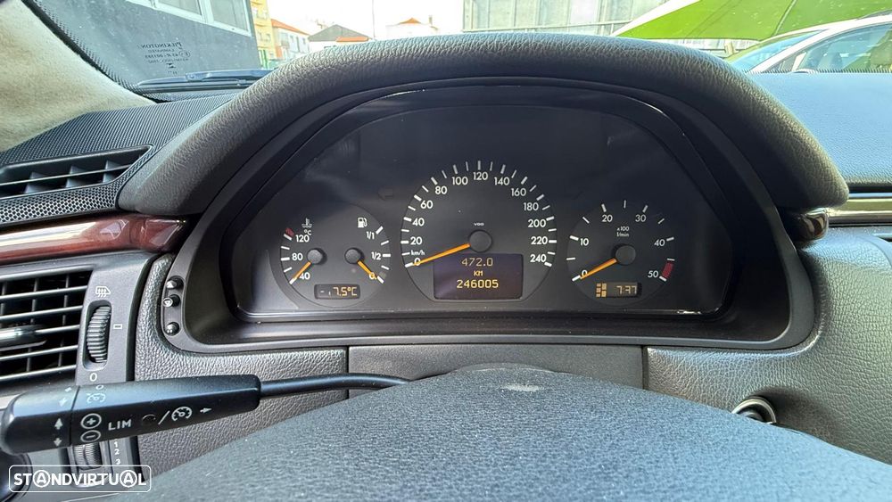 Mercedes-Benz E 220 - 15