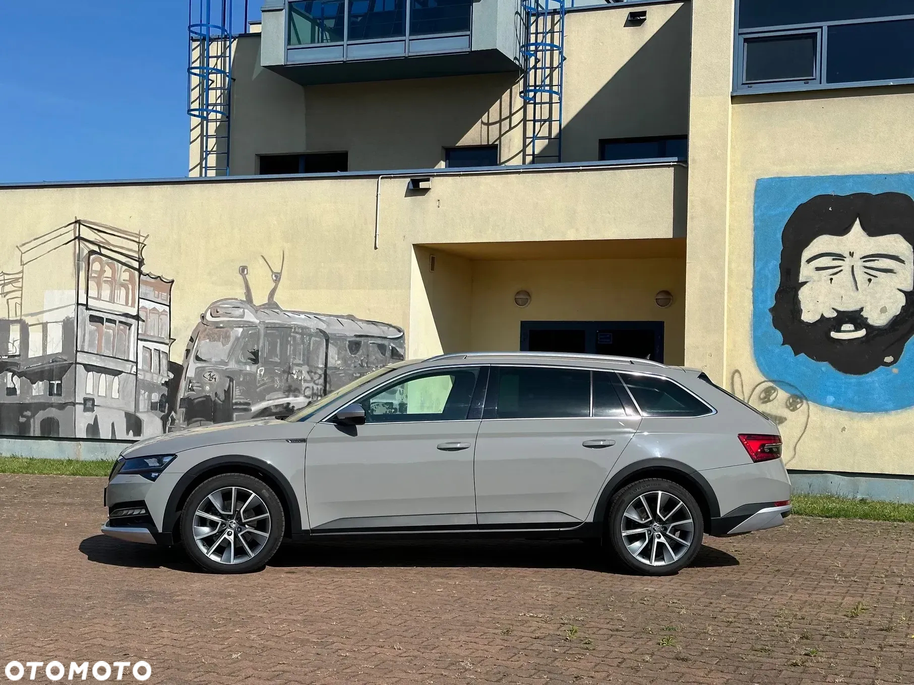Skoda Superb Combi 2.0 TDI 4x4 DSG Scout - 6