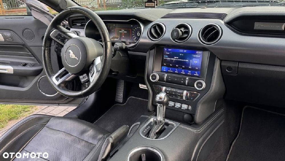 Ford Mustang - 4