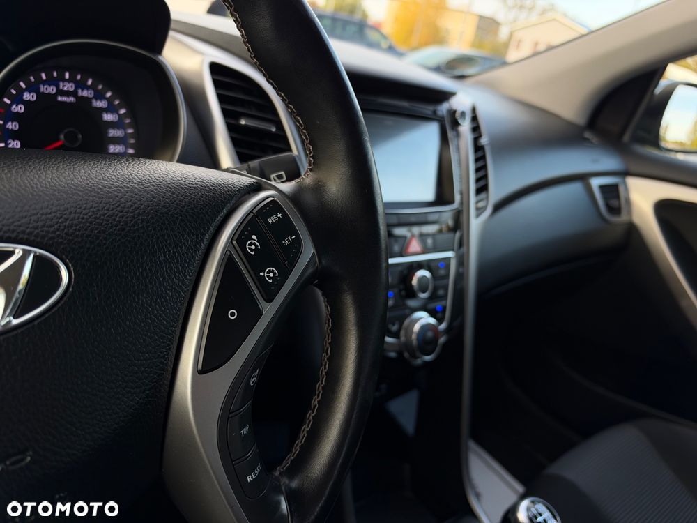 Hyundai i30 1.6 Premium - 8
