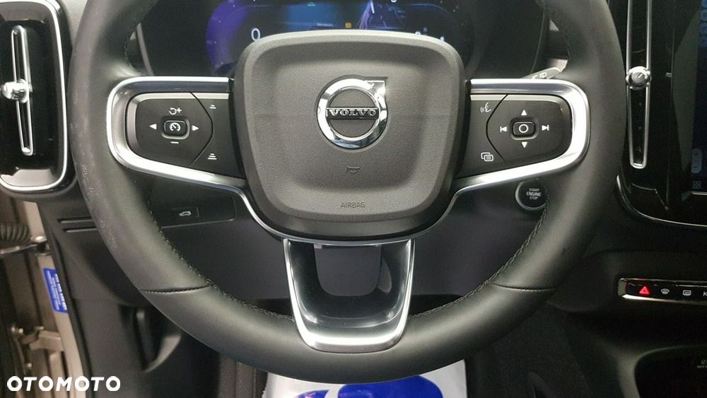 Volvo XC 40 - 24