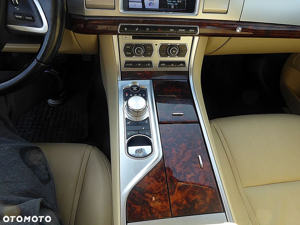 Jaguar XF 3.0 V6 Kompressor AWD - 12