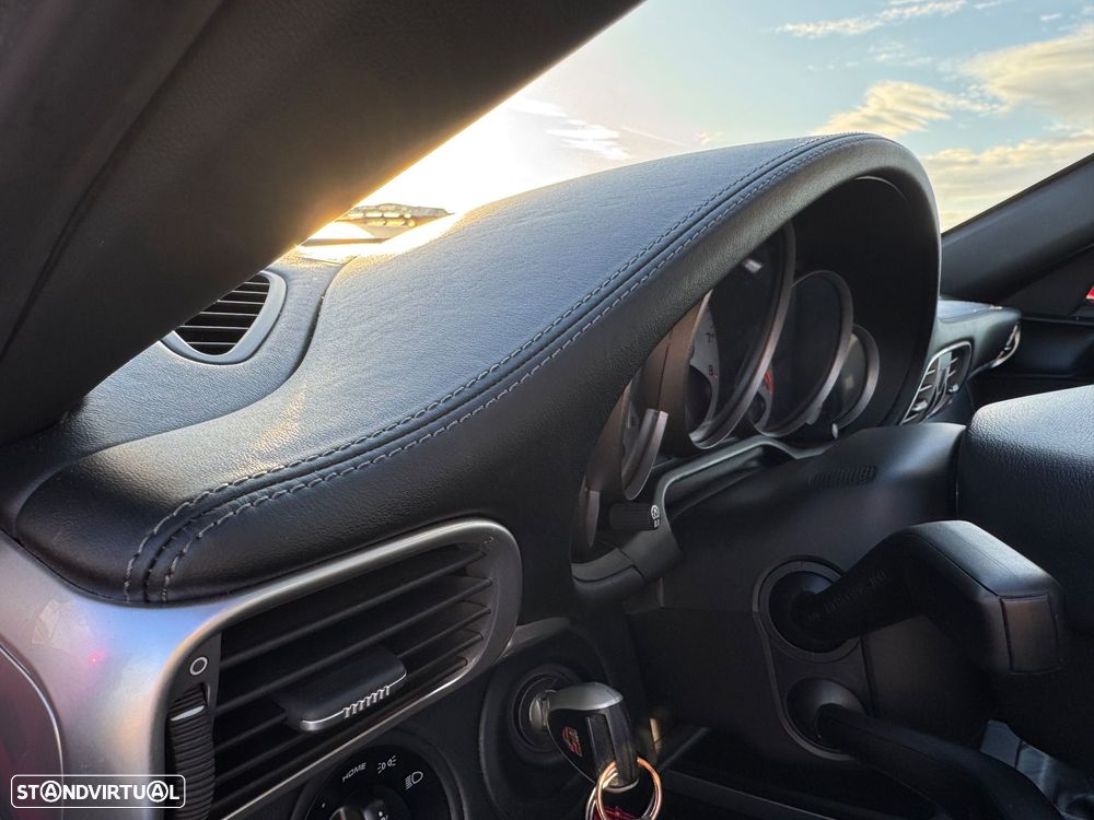 Porsche 911 (997) Carrera 4 S - 14