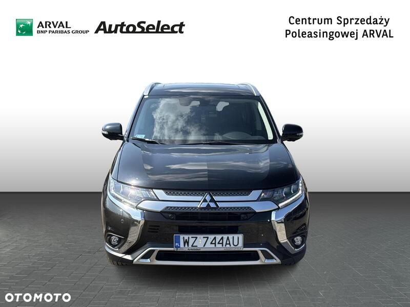 Mitsubishi Outlander 2.0 Instyle + 4WD CVT - 10
