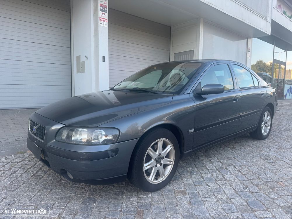 Volvo S60 2.4 D5 Nivel 3 - 1