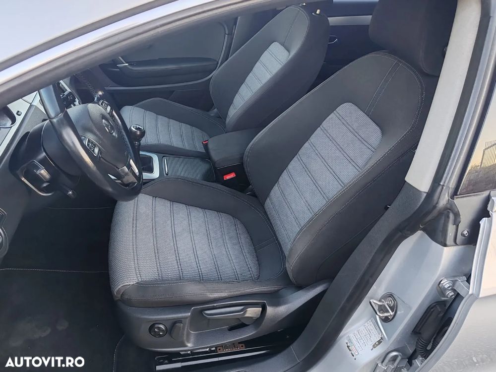 Volkswagen Passat CC - 16
