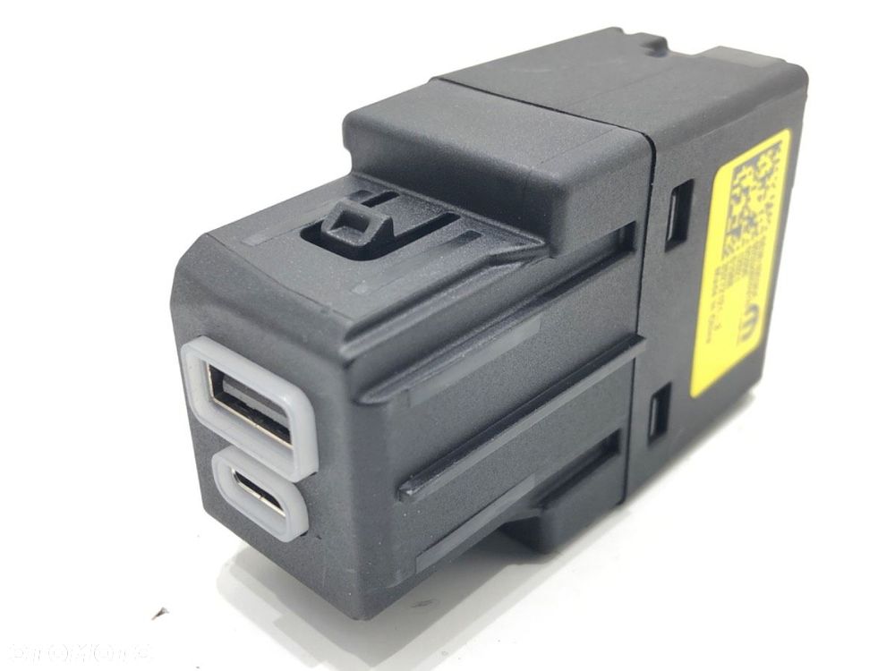 GNIAZDO PORT USB  JEEP COMPASS (MP, M6) 2016 - 2022 1.3 2WD 110 kW [150 KM] benzyna 2020 - 2022 - 2