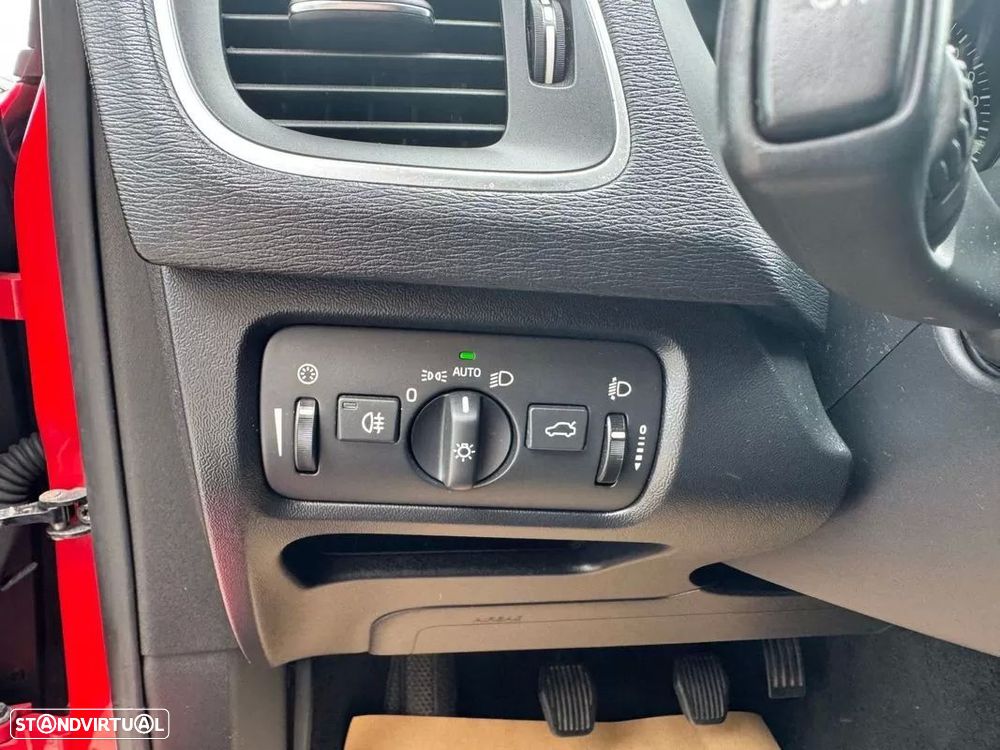 Volvo V40 2.0 D2 Momentum - 27